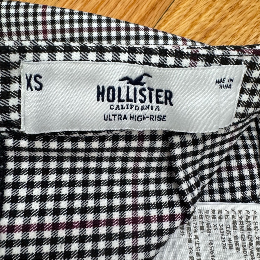 Hollister Black and White Gingham Pencil Mini Skirt With Red Plaid Accent Lines - Picture 4 of 11